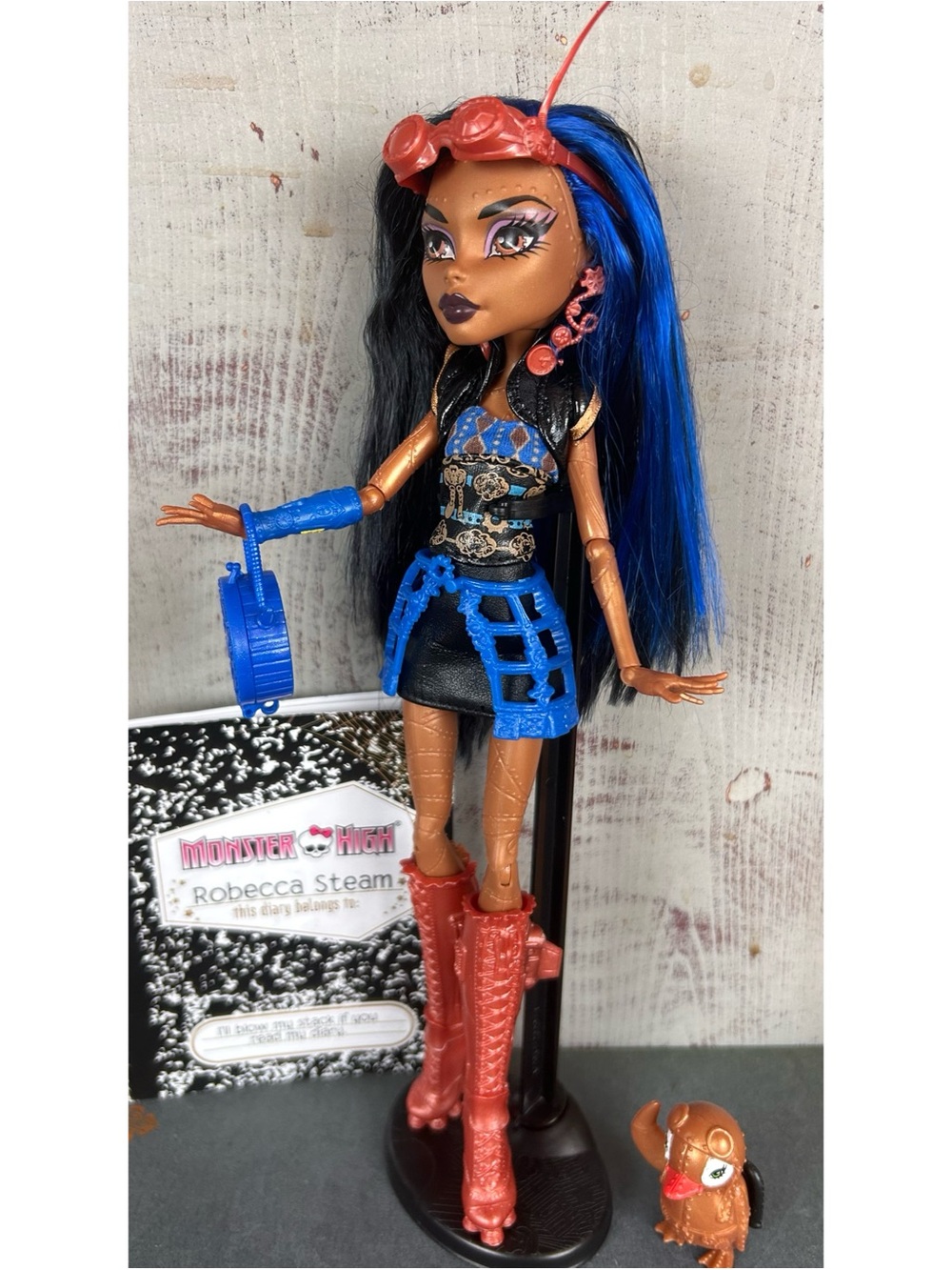 Monster High Robecca Steam Signature First Wave Doll - Picture 7 of 11